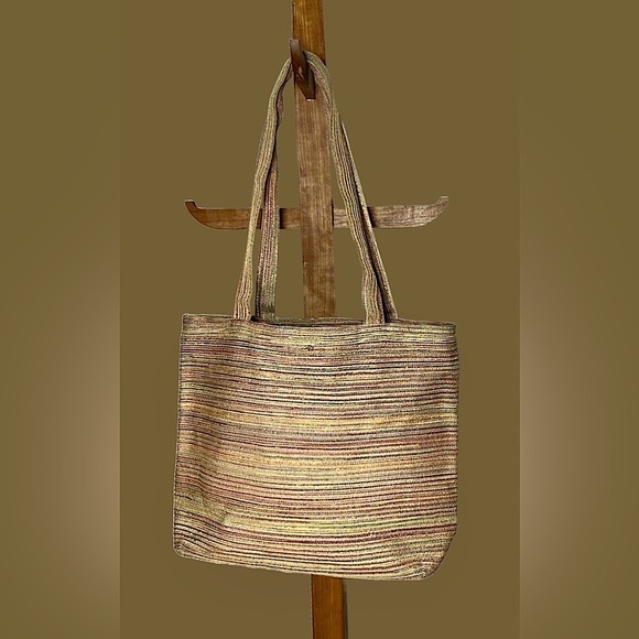 Scala Woven Beach Summer Tote Bag in Browns & Metallic Gold with Zip Closure - Picture 4 of 16